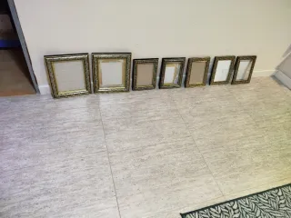 Seis Marcos de fotos dorado y verde con flores