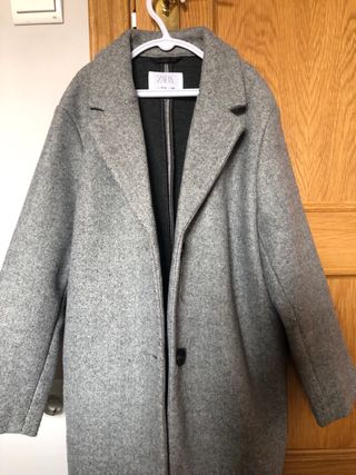 Cappotti grigi e rossi per bambina