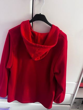 Sudadera con cremallera roja