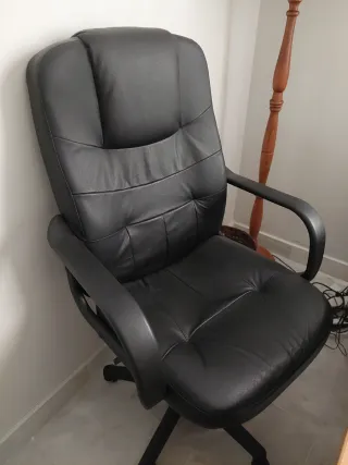 Mesa de despacho de madera