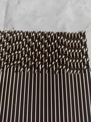 Lote de brocas diámetro 3.2.hay 34 brocas