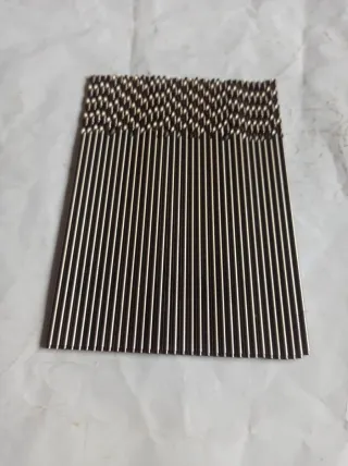 Lote de brocas diámetro 3.2.hay 34 brocas