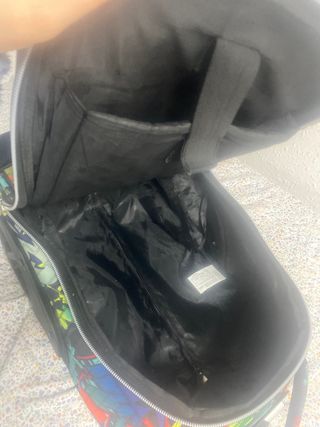 Mochila Totto con ruedas y diseño graffiti