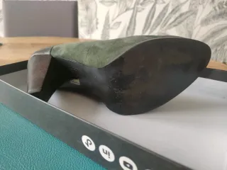 Zapatos tacón ante verde