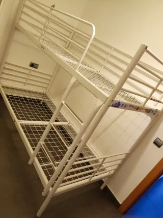 Litera metálica blanca (en Sant Pol de Mar!!)