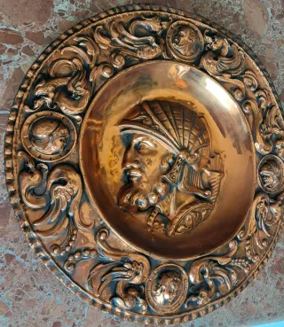 Plato antiguo cobre Renacimiento Español