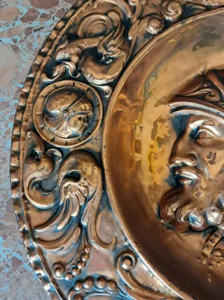 Plato antiguo cobre Renacimiento Español