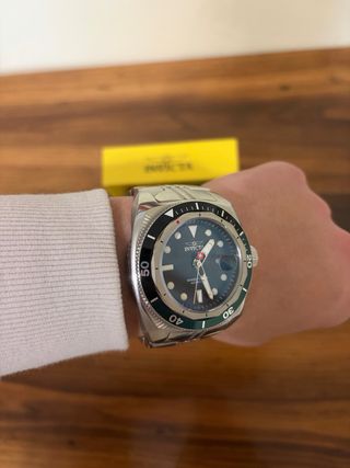 Reloj Invicta Automático Azul y Plateado