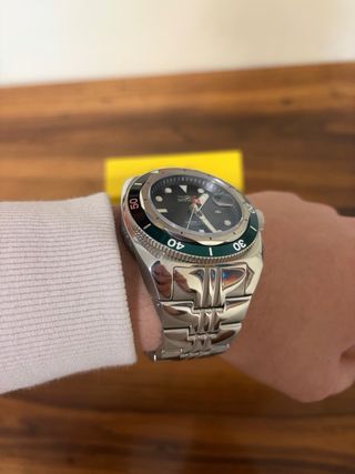 Reloj Invicta Automático Azul y Plateado