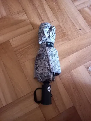 Paraguas Totez plegable estampado serpiente