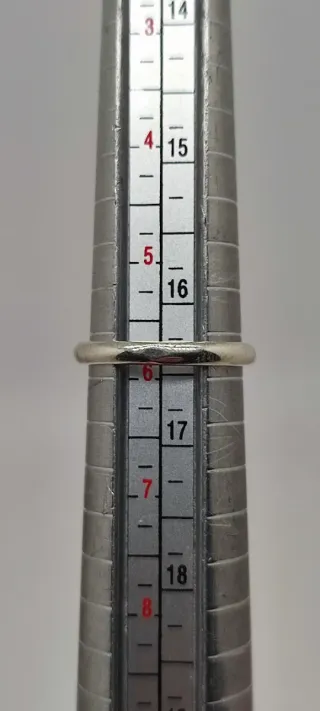 Anillo de Plata y Zafiro.