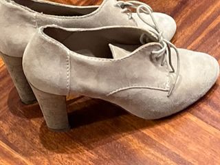 Botines tacón beige talla 38