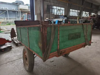 Tractor con papeles ,rotovator, remolque y arado