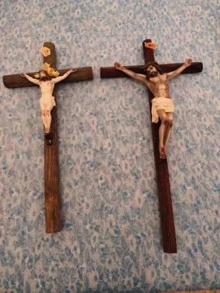 Figuras de Jesucristo crucificado