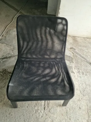 Poltrona design industriale a griglia nera