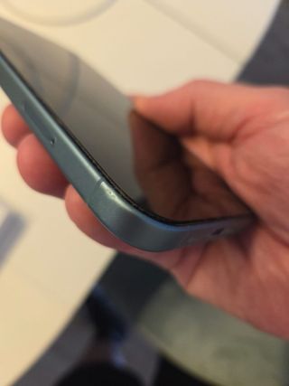 iPhone 16 128GB Azul Ultramar 97% bateria