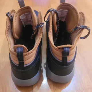 Botas Quechua Azules y Marrones