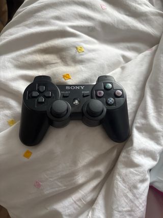 PlayStation 3 Negra con 2 mandos