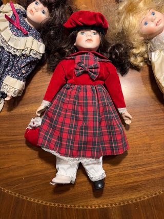 Set di sei bambole in porcellana PROMENADE