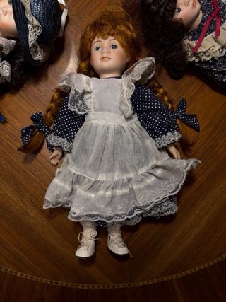 Set di sei bambole in porcellana PROMENADE