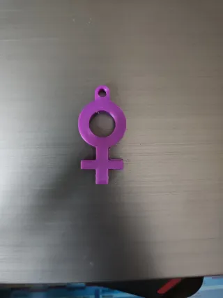 Colgante o Llavero Símbolo Mujer Morado