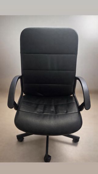 2 Sillas de escritorio negra con ruedas
