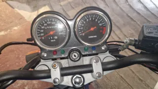 Suzuki GS500 - 2008. Azul y blanca