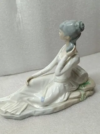 Lote 2 Figuras Cerámica Mujer