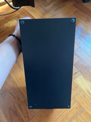 Xbox Series X con 2 controller e giochi