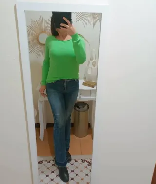Maglia donna verde scollo largo manica lunga