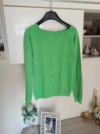 Maglia donna verde scollo largo manica lunga