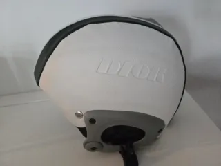 Casco de esquí Dior blanco y negro de piel
