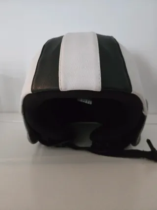 Casco de esquí Dior blanco y negro de piel