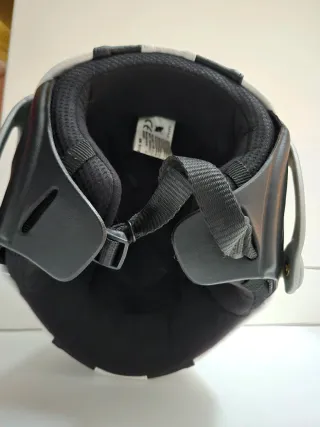 Casco de esquí Dior blanco y negro de piel