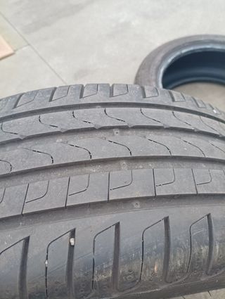 Neumáticos 215/45R18