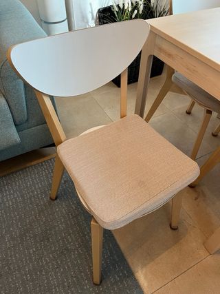 Conjunto mesa extensible y 4 sillas madera (Pinto)