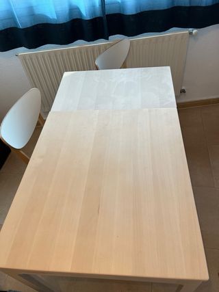 Conjunto mesa extensible y 4 sillas madera (Pinto)