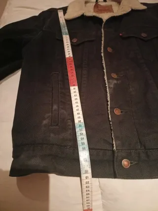 Cazadora Levi's borreguito negra Talla M