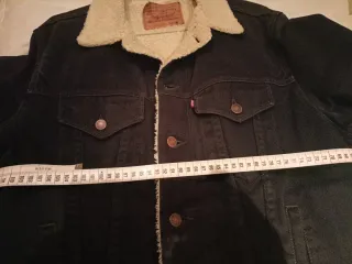 Cazadora Levi's borreguito negra Talla M