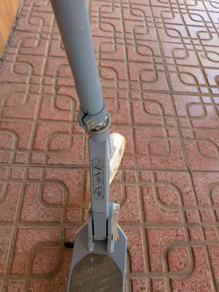 Patinete infantil azul y blanco