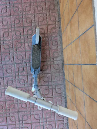 Patinete infantil azul y blanco