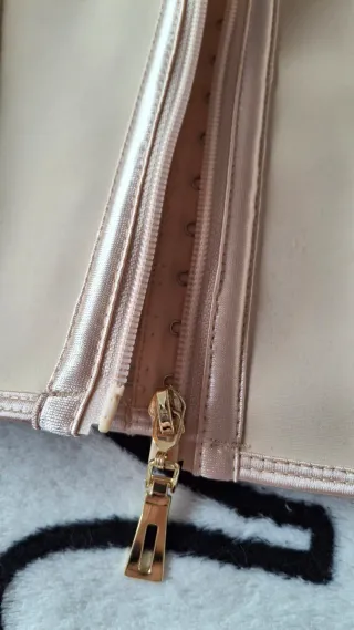 Faja Beige con Cremallera