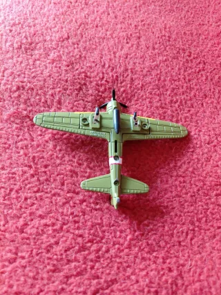 Avión de combate militar de plomo