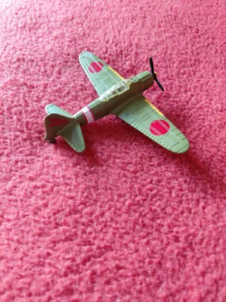 Avión de combate militar de plomo