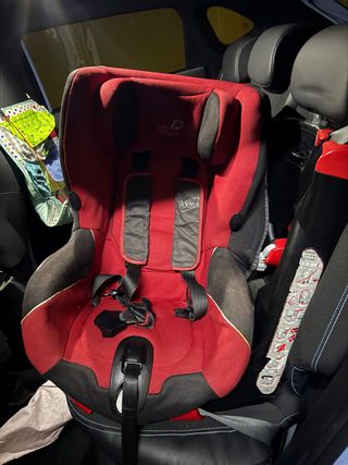 Silla de coche Axiss roja