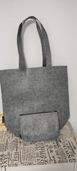 Bolso y neceser fieltro gris