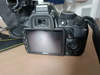 Cámara Nikon D3100 + 2 objetivos + bolsa