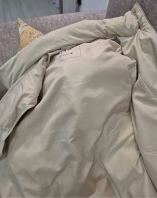 Chaleco Zara Beige con Capucha