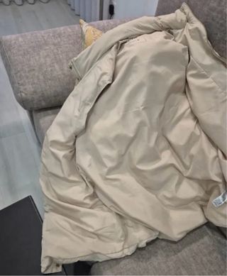 Chaleco Zara Beige con Capucha