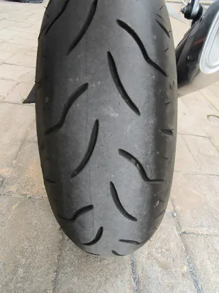 Suzuki GSXR 600 K8 2010 Naranja/Plata